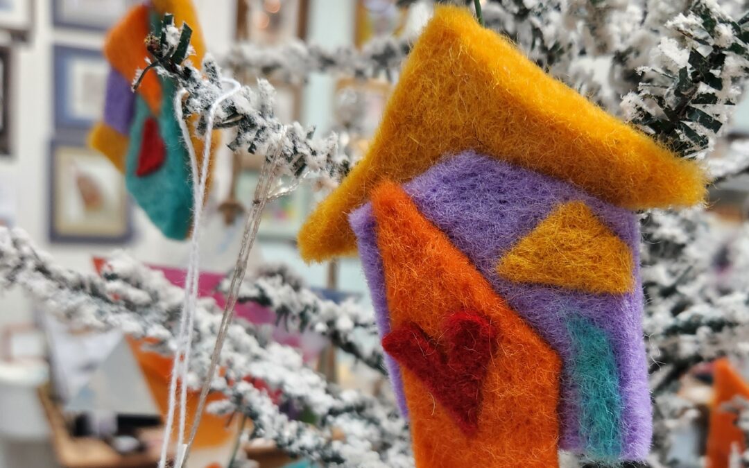 Valentine 2D felted ornament